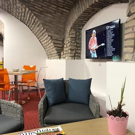 Designholz Studio * Gyor
